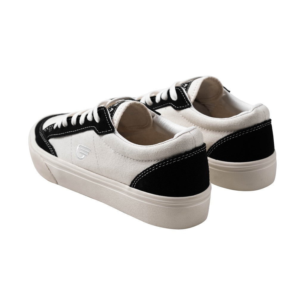 Knight White Black Shoes