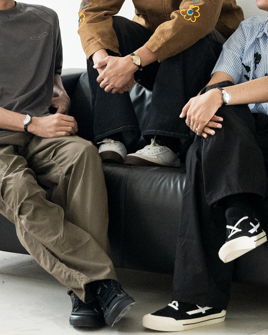 Pelo V1 Analog Watches